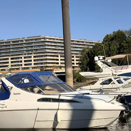 Houseboat On The River-douroheritage * 포르투